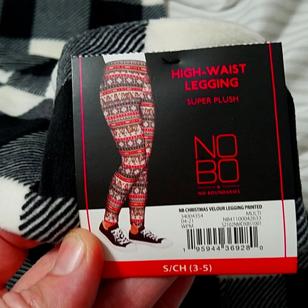 5 for $20 No Boundaries, Size S 3-5 buffalo check legging, NEW, very soft!